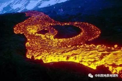 花岗岩属于哪一类岩石，花岗岩属于哪类岩石（为什么在太阳系中只有地球才有花岗岩）