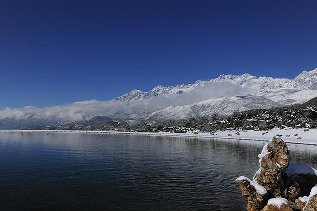 玉龙雪山位于哪个省份，玉龙雪山是哪个省（丽江玉龙雪山景区：一山分四季）