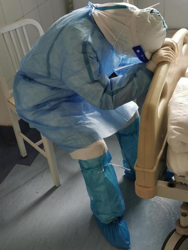 光的图片，一道光（他们的眼睛，就是一道光）