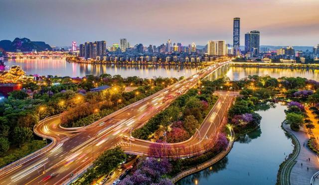 柳州紫荆花什么时候开，柳州的紫荆花什么季节开（最美柳州三月天）