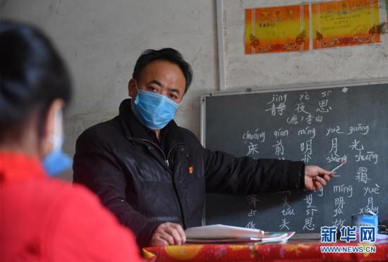 学习如何独自打垒球，垒球怎么击球（摩托车上的小课堂）