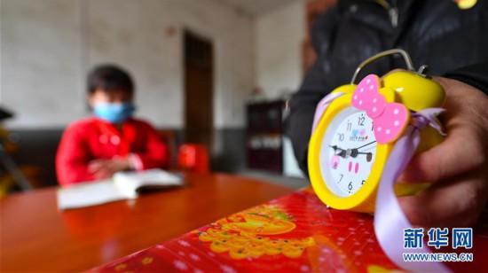 学习如何独自打垒球，垒球怎么击球（摩托车上的小课堂）
