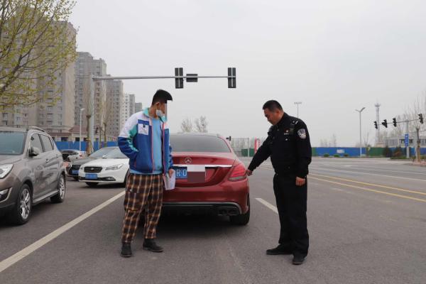 炸街是什么意思，女生说的炸街是什么意思（成功引起了蜀黍的注意）