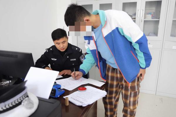 炸街是什么意思，女生说的炸街是什么意思（成功引起了蜀黍的注意）