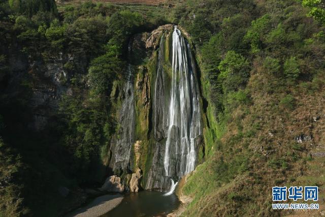 一什么瀑布，哪里有瀑布风景区（航拍云南富源跌水瀑布）