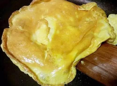 西红柿鲜菇炒鸡蛋家常做法，西红柿鸡蛋炒蘑菇