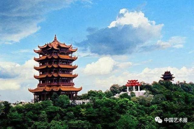 挺立风云(油画)范迪安在秀山起伏,湖波荡漾的美丽江城有一座举世闻名