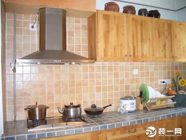 欧派定制橱柜是什么板材，广州欧派家居性价比全面分析