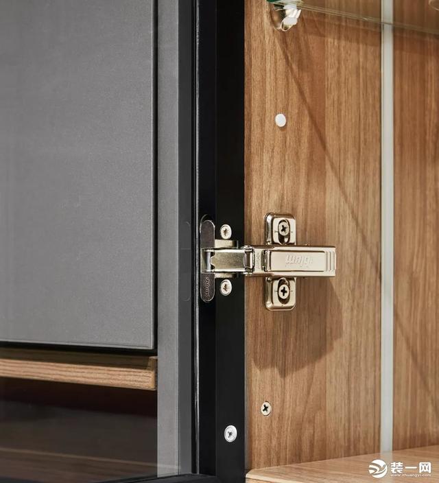 欧派定制橱柜是什么板材，广州欧派家居性价比全面分析