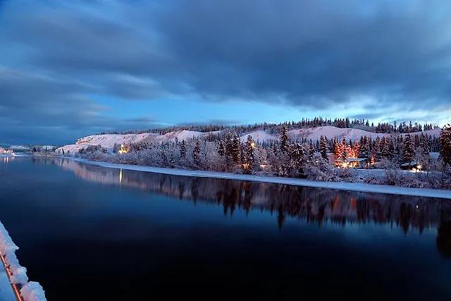 地球上最冷的地方，世界上一年四季下雪最冷的地方（地球上何处最冷）