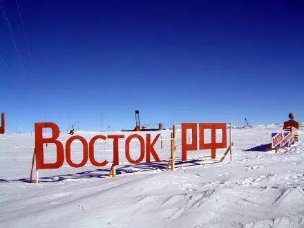 地球上最冷的地方，世界上一年四季下雪最冷的地方（地球上何处最冷）