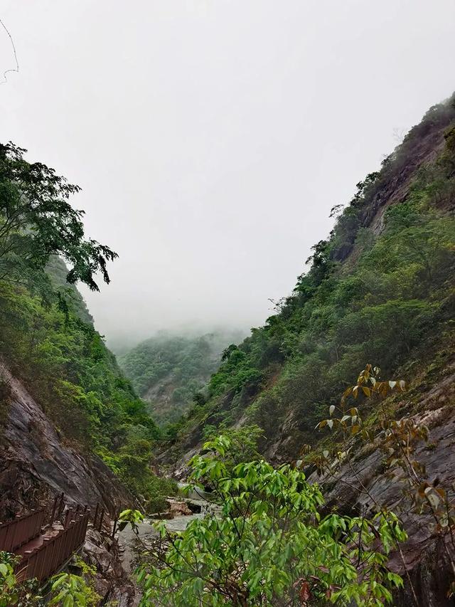 冰臼地貌形成原因，神秘的“河谷冰臼”——上犹燕子岩