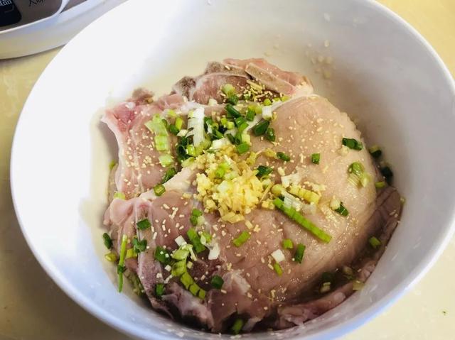 大排怎么做好吃，大排红烧怎么做好吃（大排这样烧，好吃又不腻）