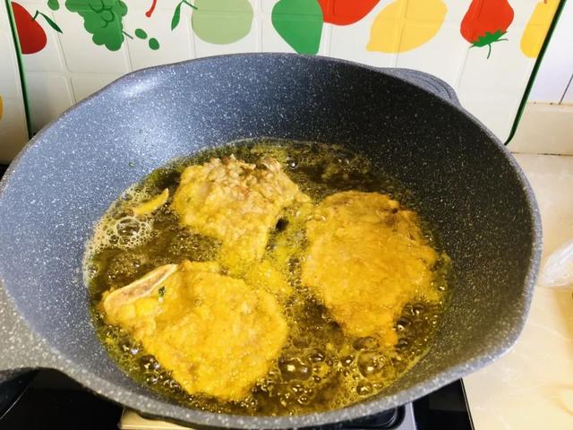 大排怎么做好吃，大排红烧怎么做好吃（大排这样烧，好吃又不腻）