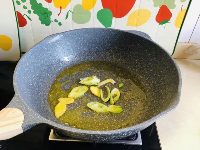 大排怎么做好吃，大排红烧怎么做好吃（大排这样烧，好吃又不腻）