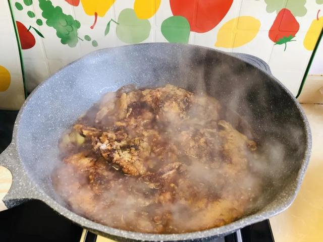 大排怎么做好吃，大排红烧怎么做好吃（大排这样烧，好吃又不腻）