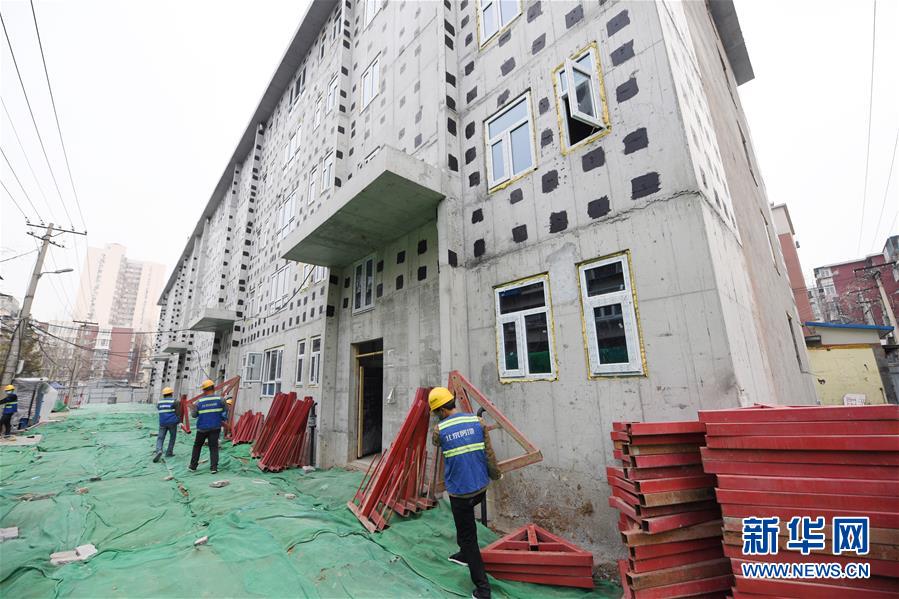 梦见下楼是什么意思，梦见自己上楼下楼是什么意思（终于不再是座“山”——北京老旧小区加装电梯现状调查）