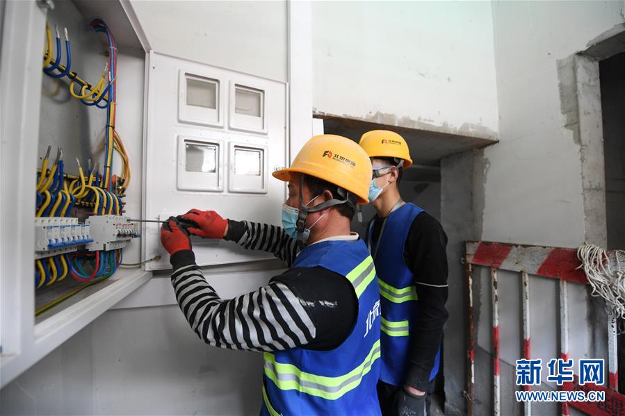 梦见下楼是什么意思，梦见自己上楼下楼是什么意思（终于不再是座“山”——北京老旧小区加装电梯现状调查）