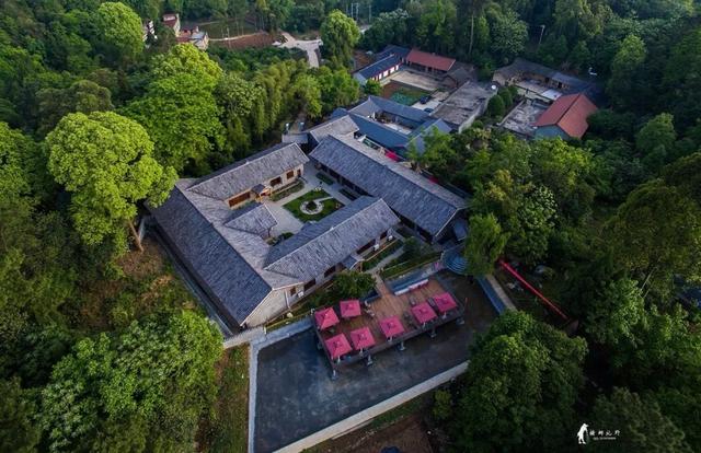 禾加一笔是什么字，禾字加一笔是什么字（乡村变美、群众变富...看）