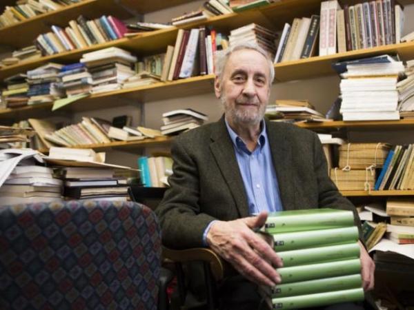 reek的解释及reek的例句，reek英文什么意思（从“甘道夫”朗诵杜甫诗作）