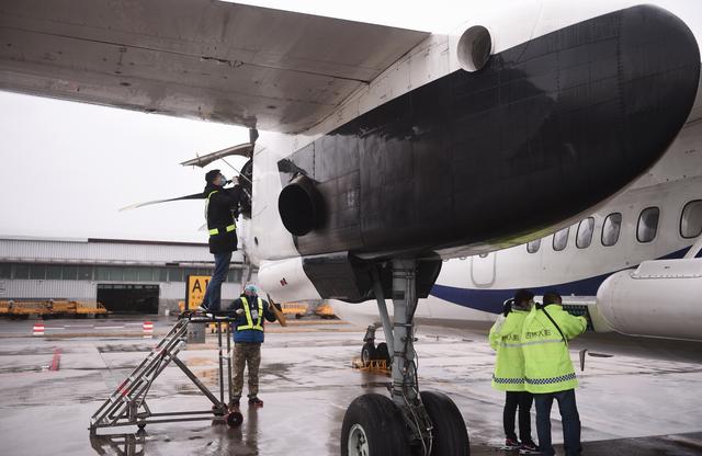 四月下大雪是什么征兆，四月下大雪是什么征兆女人（四月“下大雪+强降温”到底咋回事）