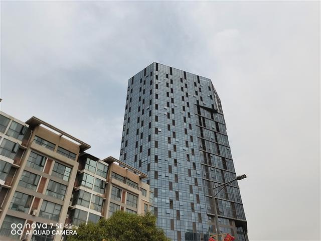 麒麟820手机，麒麟820手机有哪些（SE评测：优等生变身全能选手）