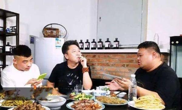 糖拌西红柿又叫什么，白糖西红柿别名（北京人离不开这42盘凉菜）