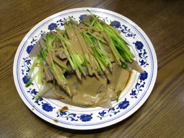 糖拌西红柿又叫什么，白糖西红柿别名（北京人离不开这42盘凉菜）
