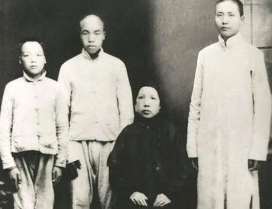 李鸿章的真正身世，历史风云人物的母亲