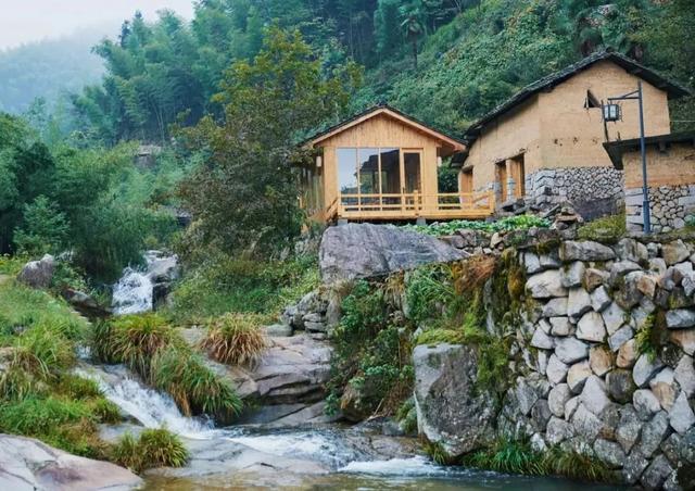 一什么小溪，一什么小溪地上跑,两什么白云天上飘（一处浮云一溪流）