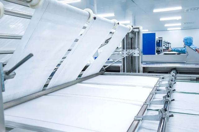 卸妆湿巾和卸妆水区别，卸妆湿巾和卸妆水区别是什么（有些东西一旦试过就再也无法丢掉）