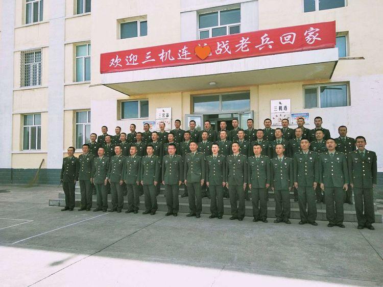 奎屯专业家电维修拆装电话 难忘两年前重新回到老连队的幸福时刻