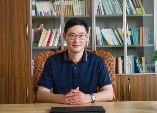 疫情后终于开学的心情句子，疫情第一天开学的心情说说（纸短情长！寄语潍坊学子……）