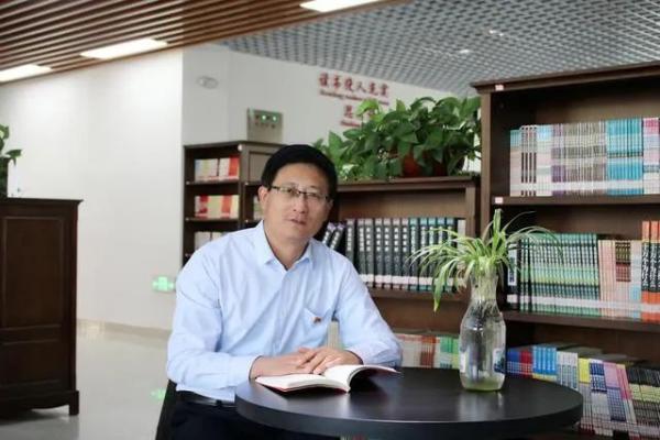 疫情后终于开学的心情句子，疫情第一天开学的心情说说（纸短情长！寄语潍坊学子……）