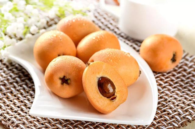 吃枇杷的禁忌，注意，这些人不宜多吃枇杷！