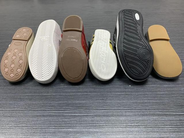 泰兰尼斯童鞋属于什么档次的，泰兰尼斯什么档次（一双30元到1000多元）