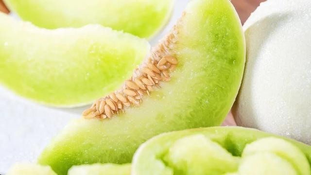 玉茹瓜是什么瓜，玉瓜又叫什么瓜（玉菇甜瓜新鲜上市）