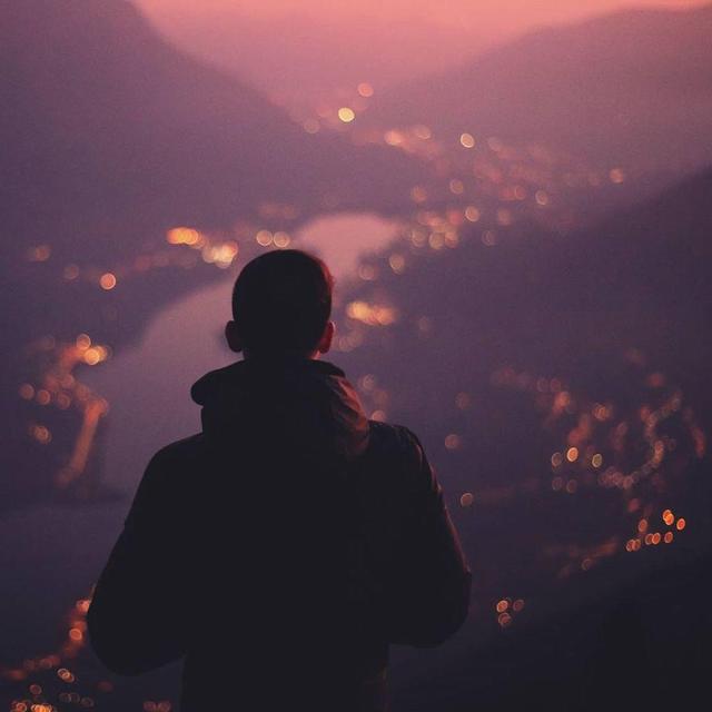 淡紫色的黄昏时刻，淡淡的紫色天津话