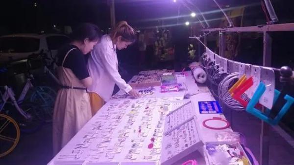 夜市小商品(小商品批发什么最挣钱)