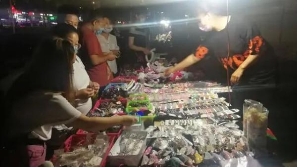 夜市小商品(小商品批发什么最挣钱)