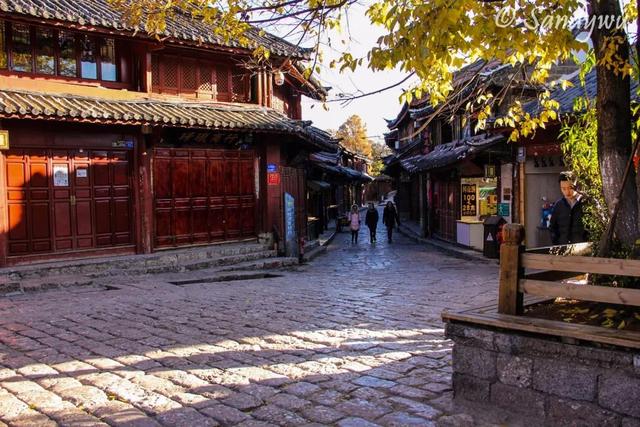 昆明到丽江多少公里，昆明到丽江多少公里路（1.5小时从昆明冲到丽江）