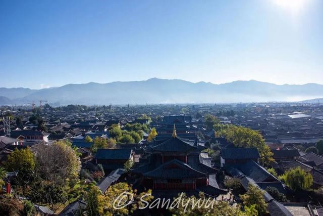 昆明到丽江多少公里，昆明到丽江多少公里路（1.5小时从昆明冲到丽江）