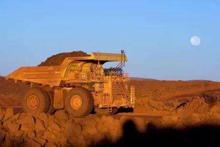 坐在矿车上的国家是哪个国家，坐在矿车里的国家是（究竟是什么矿业模式）