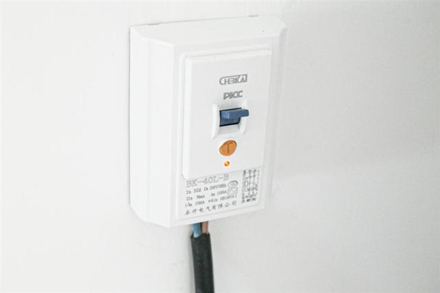 立式空调有外机吗，屋内立式空调有外机吗（小米立式柔风空调评测）