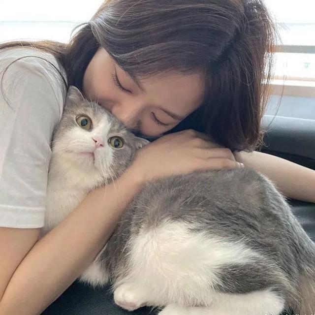 blackpink队长是谁，谁是blackpink的队长（Blackpink里的亚洲通吃脸是她）