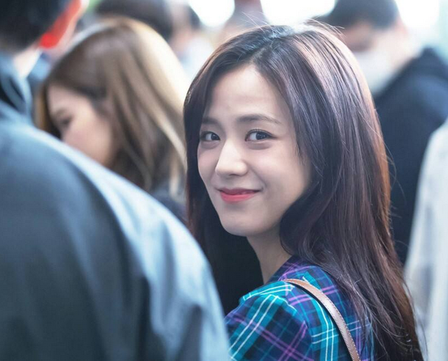 blackpink队长是谁，谁是blackpink的队长（Blackpink里的亚洲通吃脸是她）