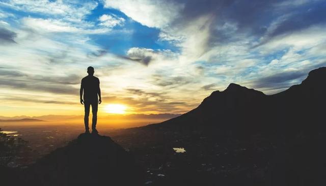 意境唯美图片 忙碌和早睡真是治愈心疾的良药，唯美意境高清图片（好好睡觉，是治愈生活的良药）