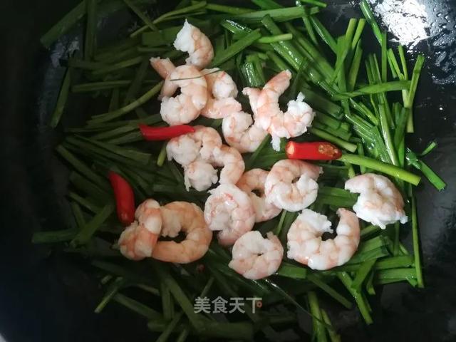 虾仁炒韭菜的做法，干虾仁炒韭菜的做法（韭菜炒虾仁：家常快手菜）