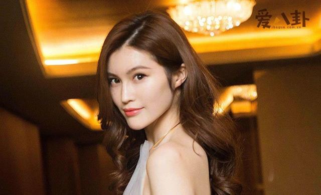 何穗结婚了没，何穗什么时候离的婚（何穗结婚照被扒和老公为什么离婚）