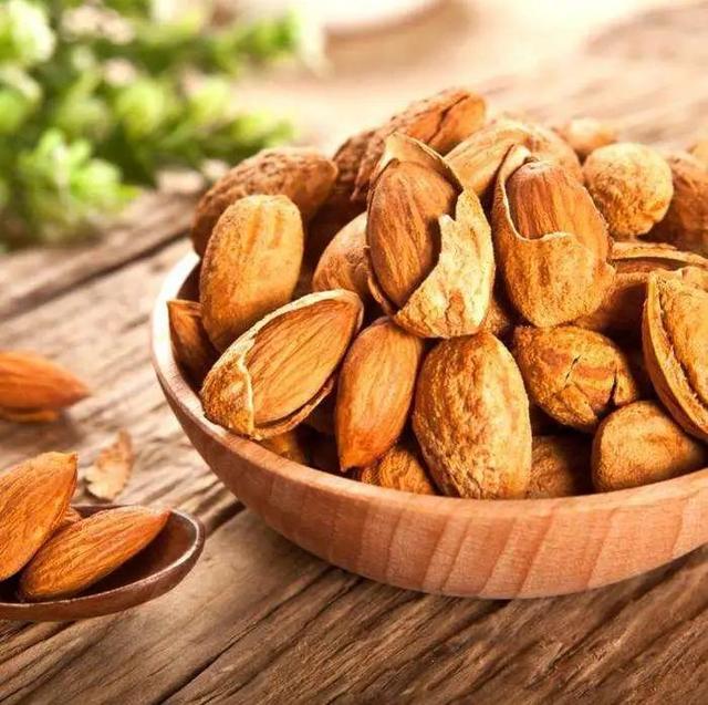 巴西松子的功效与作用，巴西松子的功效与作用、禁忌和食用方法（这些好吃的“健康的零食”）